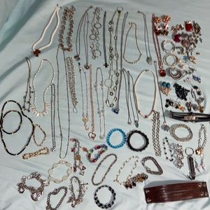 PRE OWNED LOT OF JEWELRY
